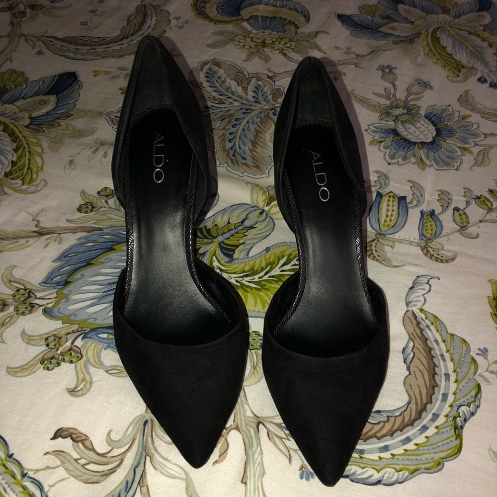 Black Suede Pumps